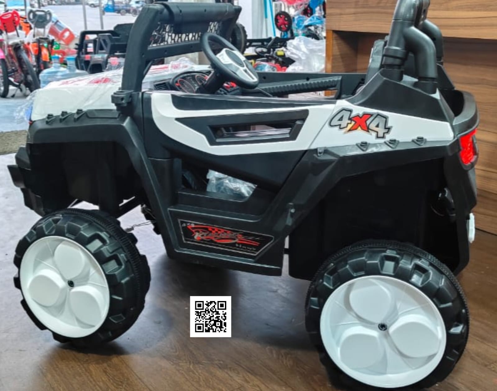 Play Tool 4x4 Dominator Cruise: Premium Kids Ride-On UTV  Hawk